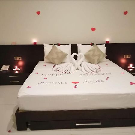 Kethumathee Hotel & Banquet Ratnapura Zewnętrze zdjęcie