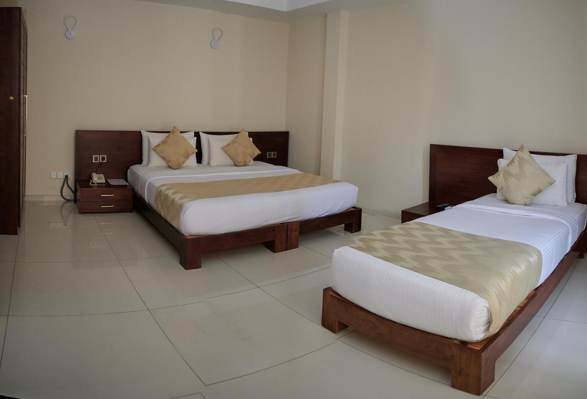 Kethumathee Hotel & Banquet Ratnapura Zewnętrze zdjęcie