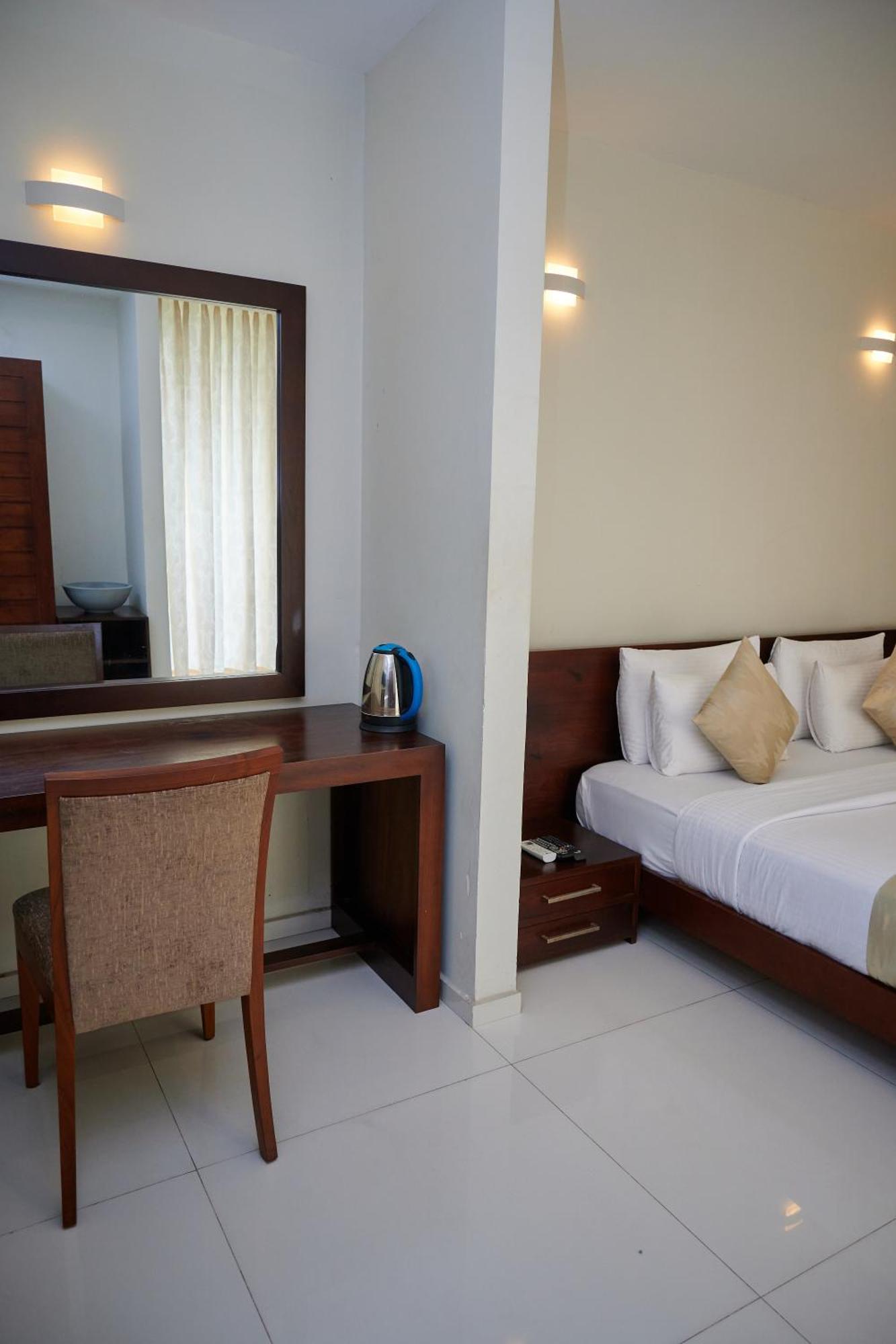 Kethumathee Hotel & Banquet Ratnapura Zewnętrze zdjęcie