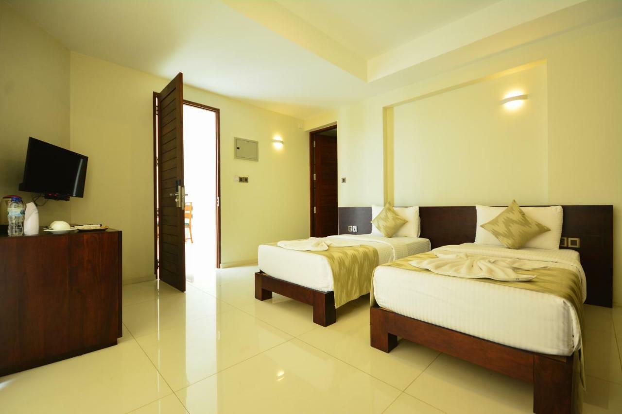 Kethumathee Hotel & Banquet Ratnapura Zewnętrze zdjęcie