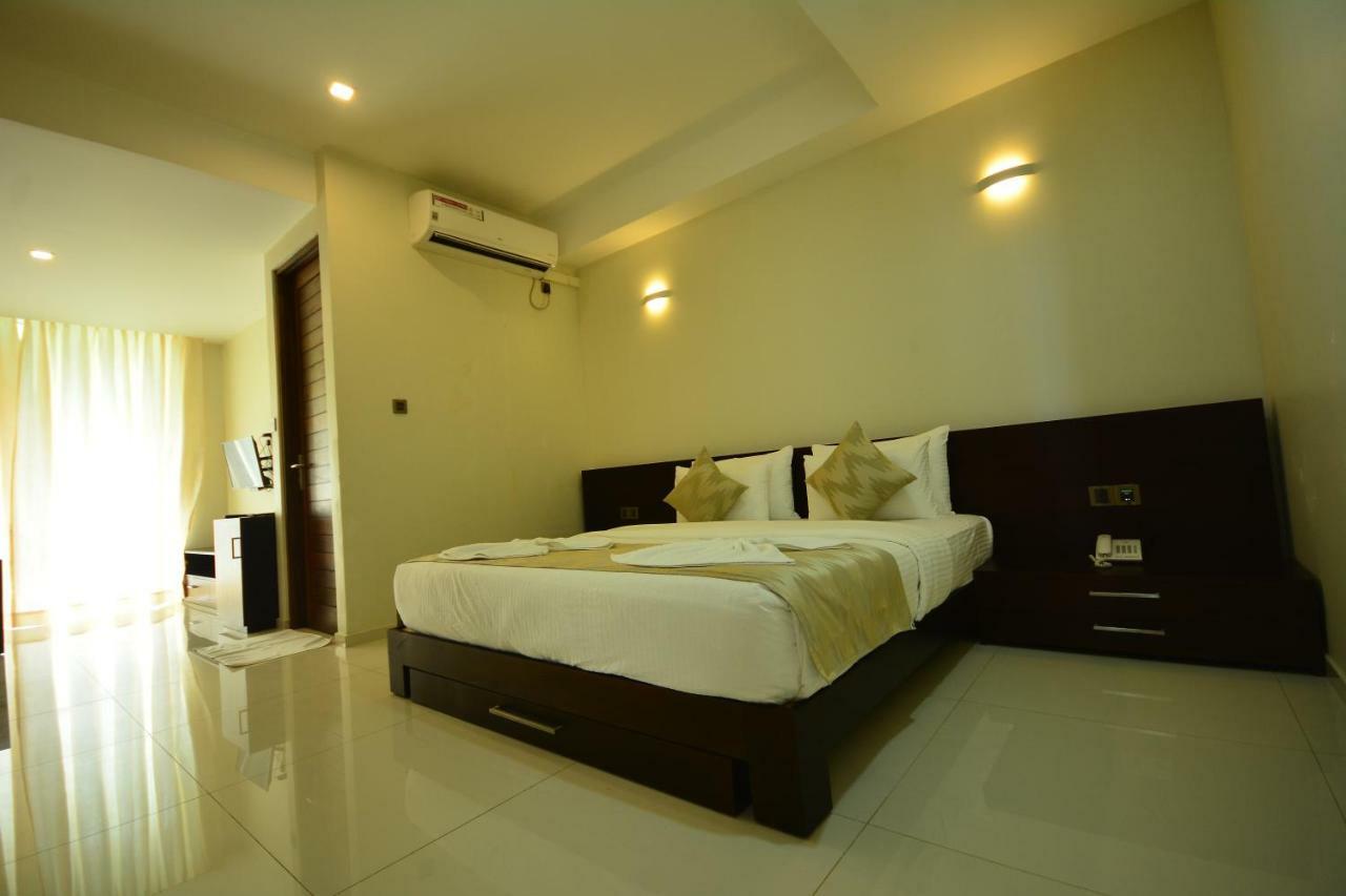Kethumathee Hotel & Banquet Ratnapura Zewnętrze zdjęcie