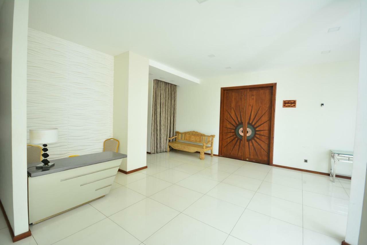 Kethumathee Hotel & Banquet Ratnapura Zewnętrze zdjęcie